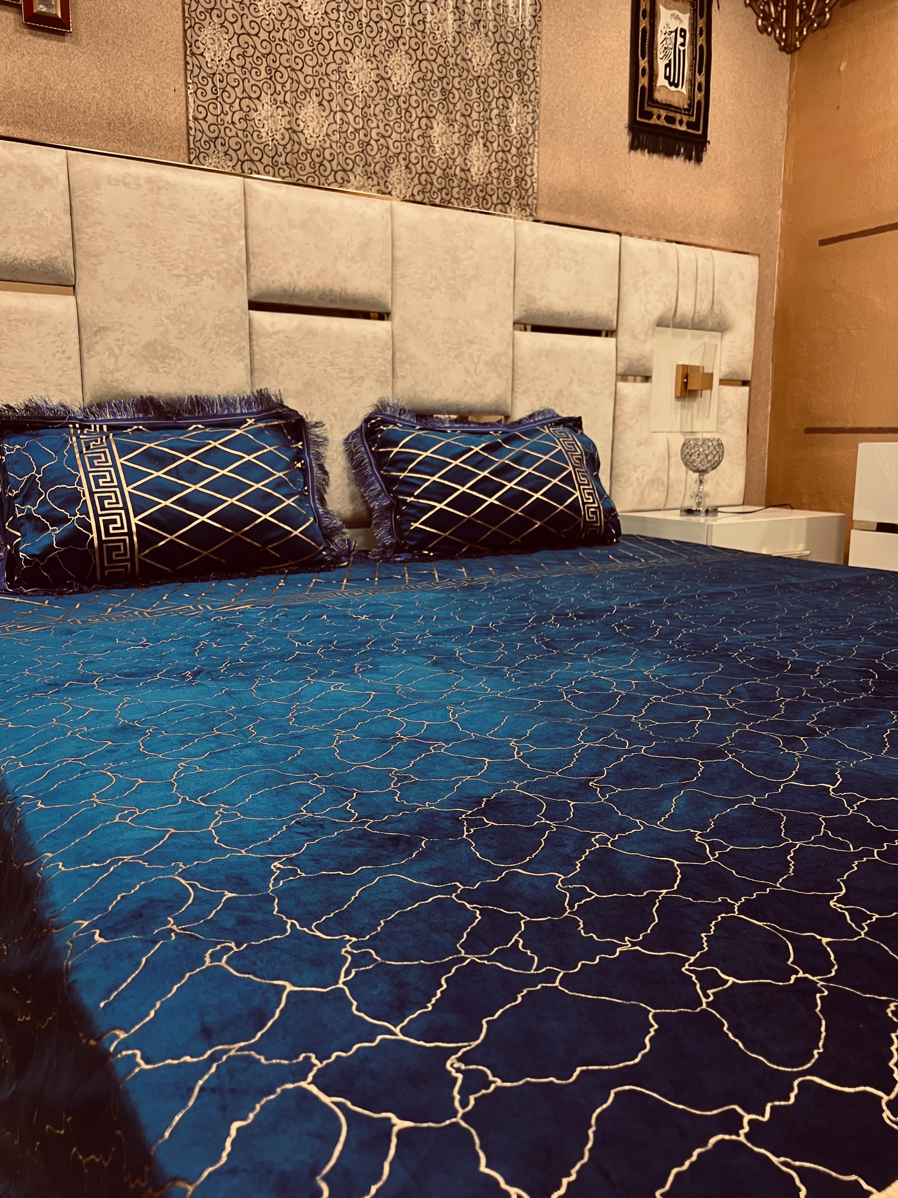Premium Turkish Velvet Bed Sheet Set + 2 Kushan