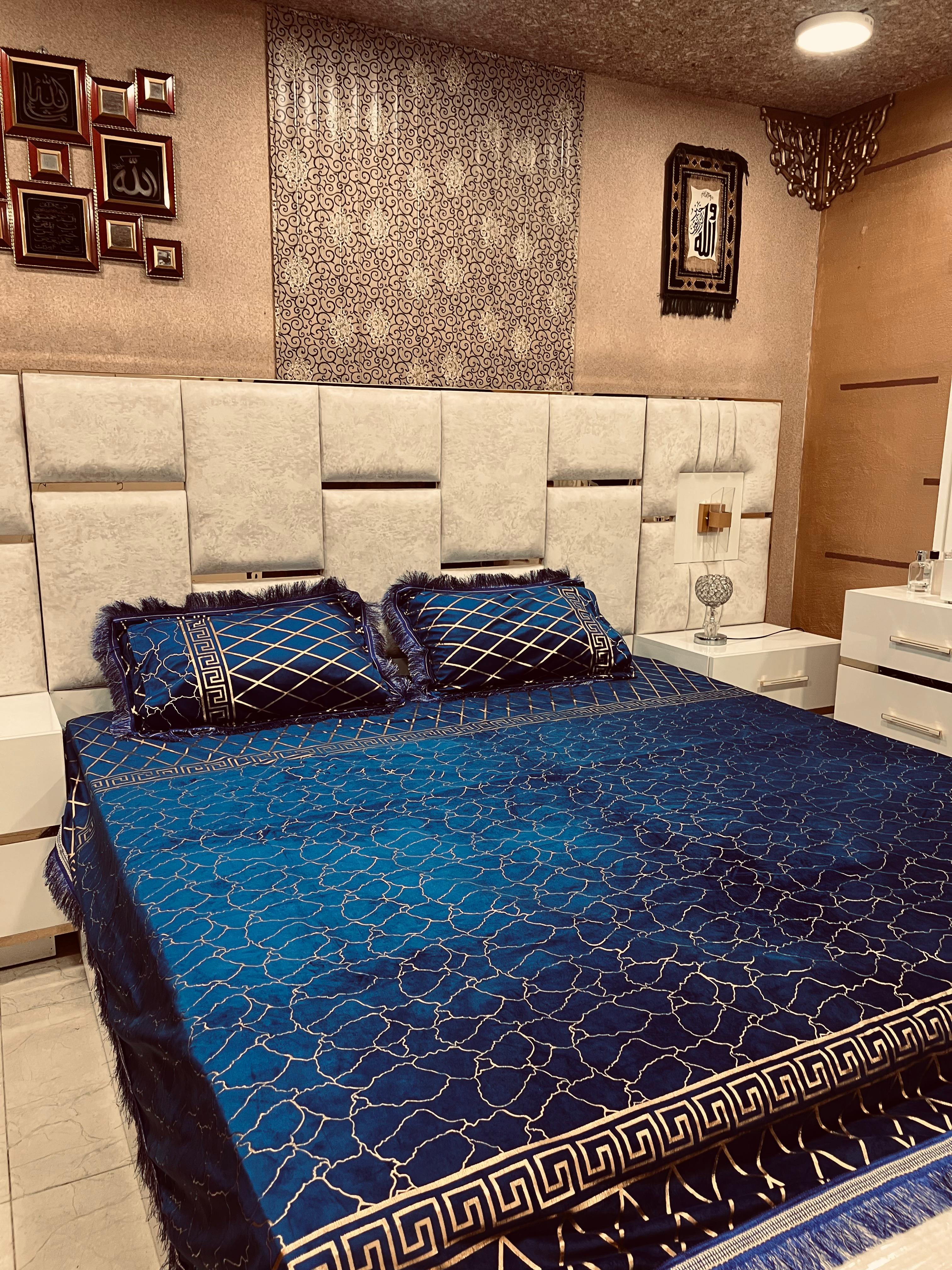 Premium Turkish Velvet Bed Sheet Set + 2 Kushan