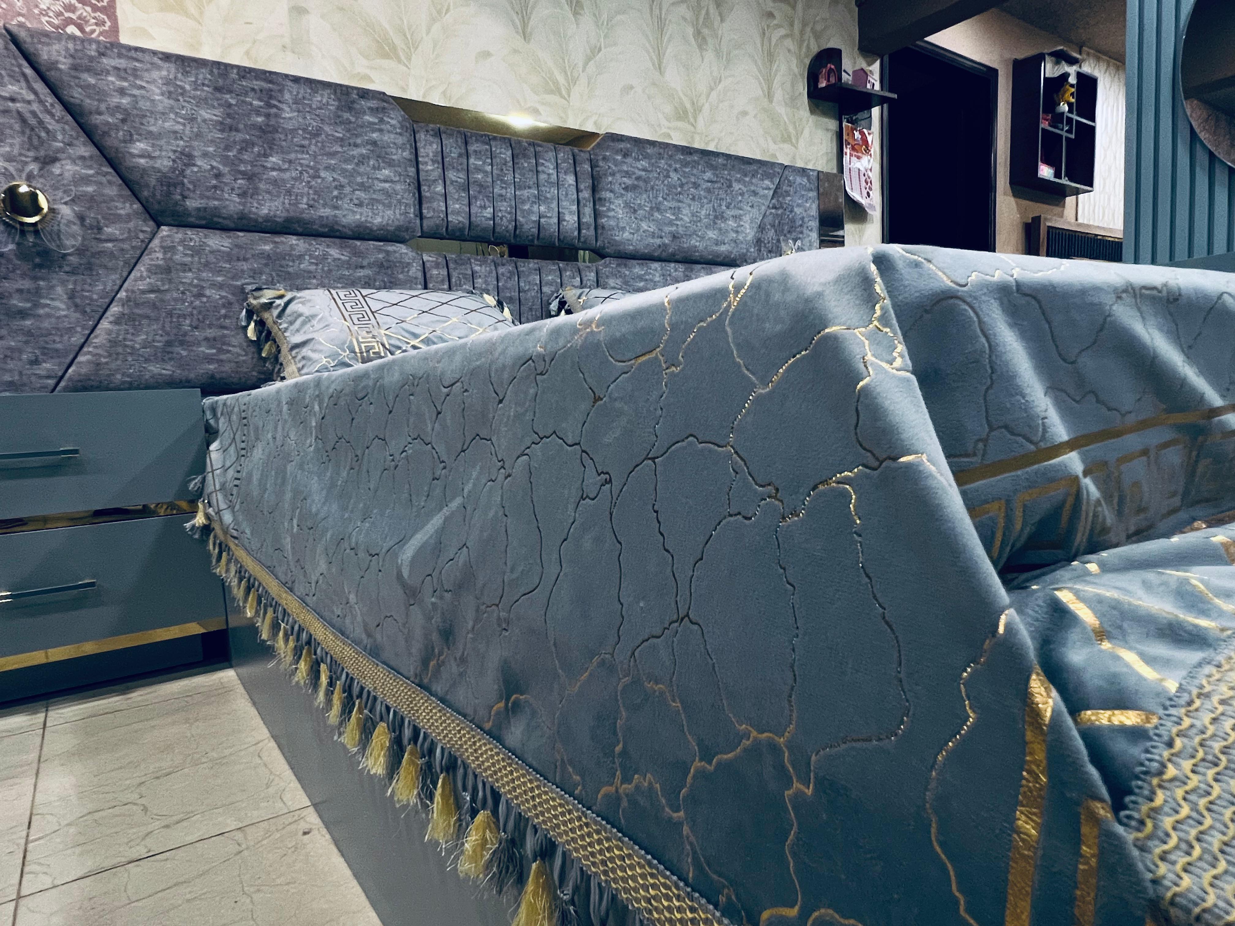 Premium Turskish Velvet Bed Sheet Set + 2 Kushan